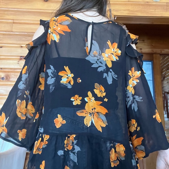 Sheer Floral Blouse - Picture 4 of 4